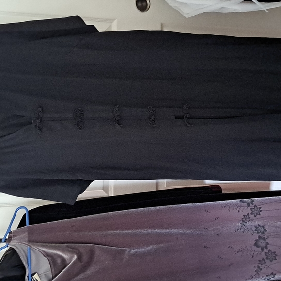 Dress - Picture 3 of 3